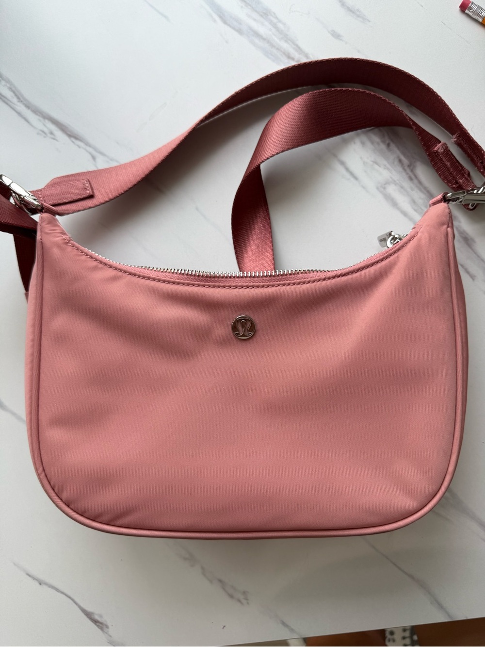 lululemon city essentials Pinke Shoulder Bag with Adjustable Strap
